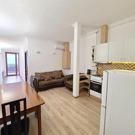エレバンFlat With Balcony On Cascadeアパートメント エクステリア 写真