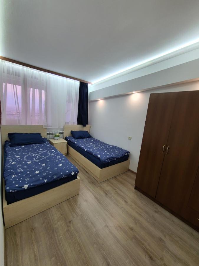 エレバンFlat With Balcony On Cascadeアパートメント エクステリア 写真